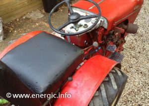 Energic 4 RM 35 tracteur 1500cc Slanzi moteur from the seat driving position and instruments www.energic.info