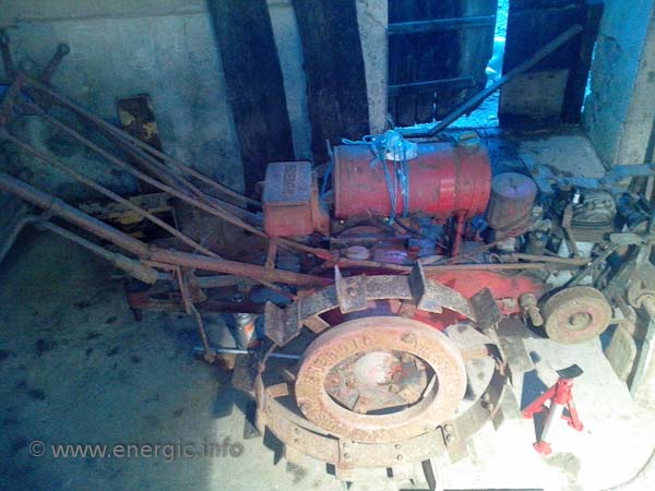 Energic D9 Buna, broken handle bars.