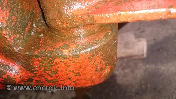 Energic bottom pivot towing arm